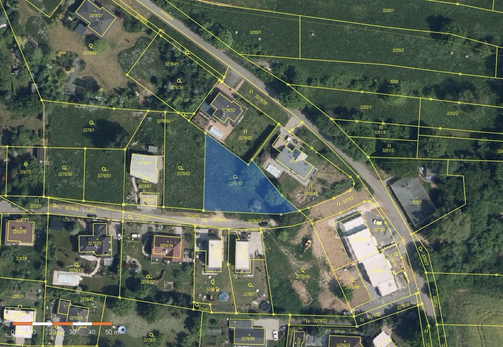 Krásný slunný stavební pozemek 1049 m² v žádané části Turnova